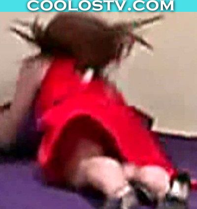 Tania-Riquenes-Upskirt-Empinada2_001